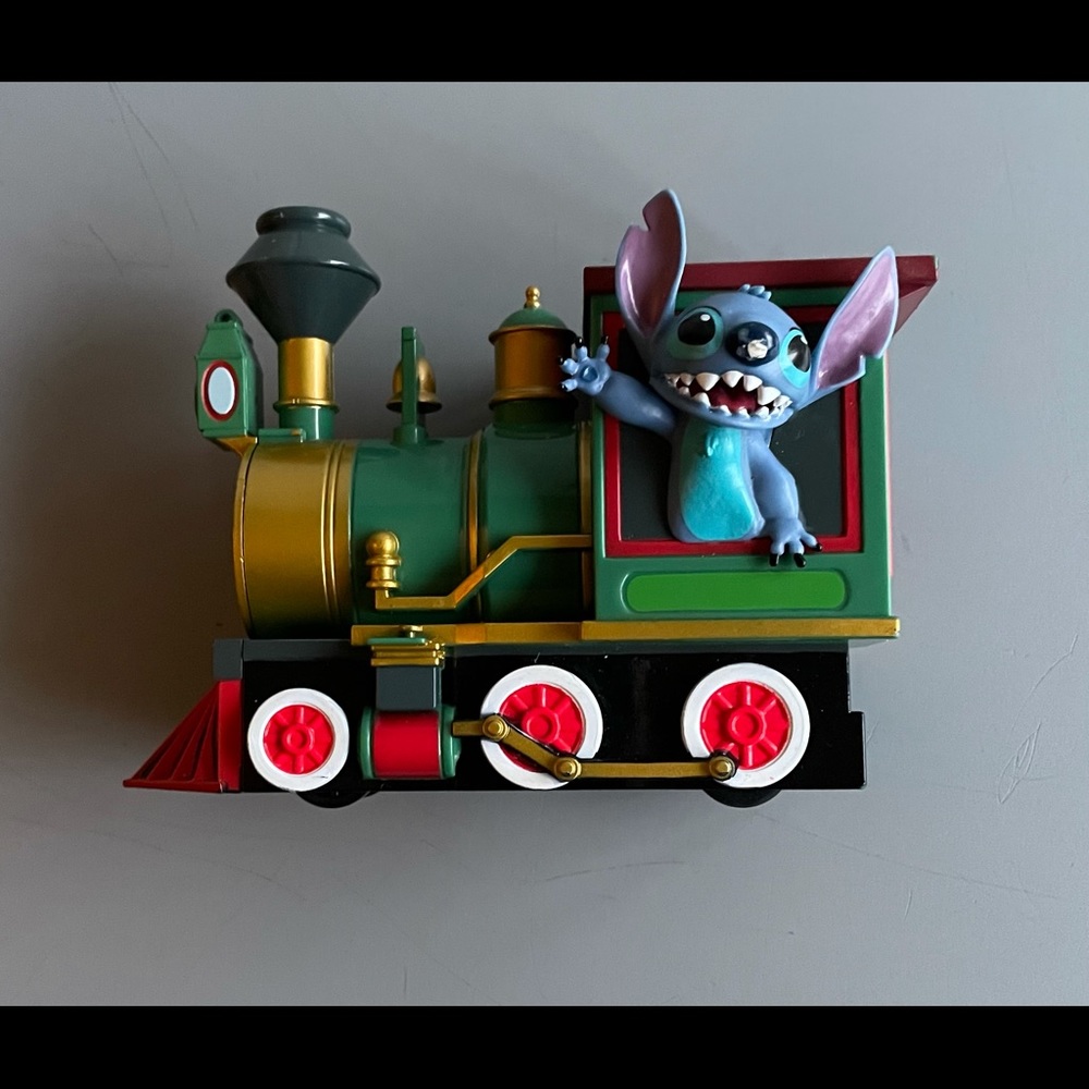 GUC Disney Theme Park Stitch Pull Back Train - Picture 1 of 2